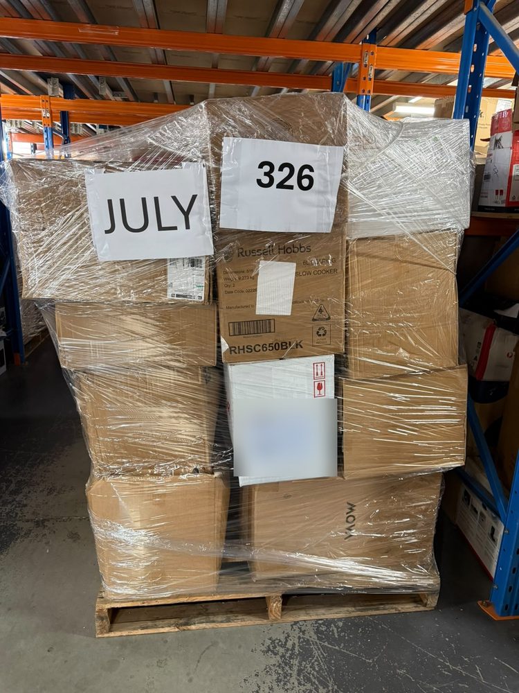 Pallet of mixed stock, lot 326