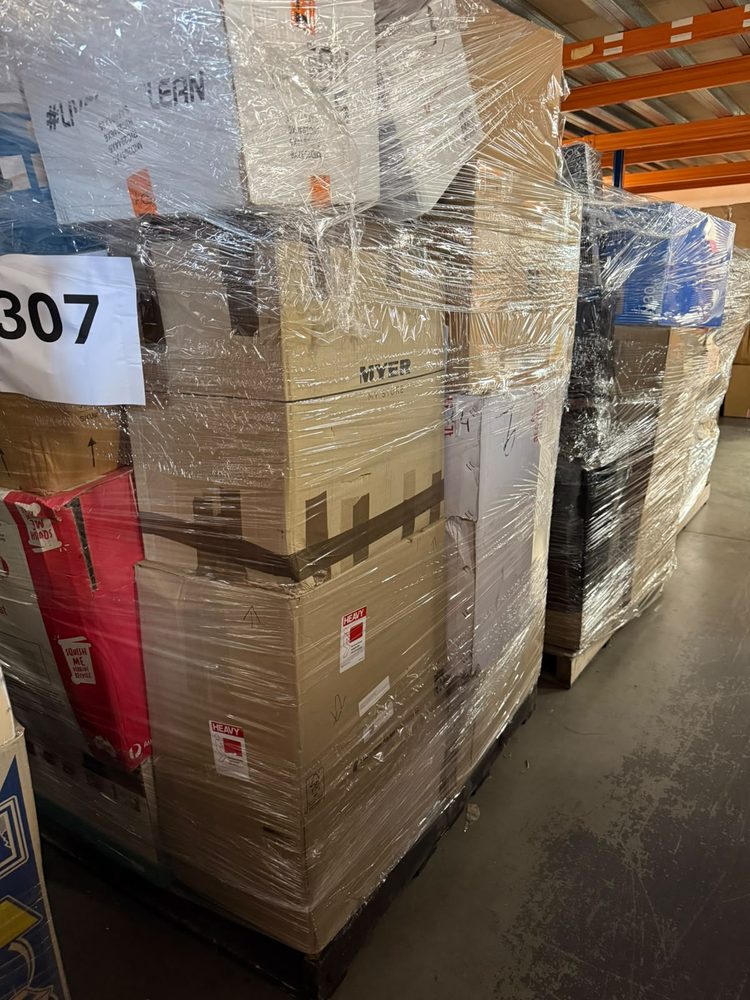 Pallet of mixed stock, lot 307
