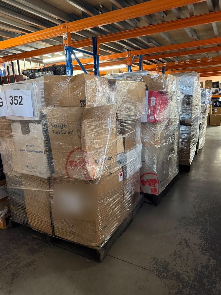 Pallets of mixed stock, lot 352